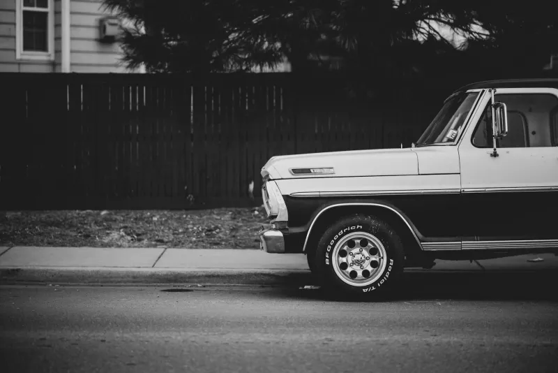The Wood-Paneled Giant That Ruled America's Driveways Before SUVs Existed